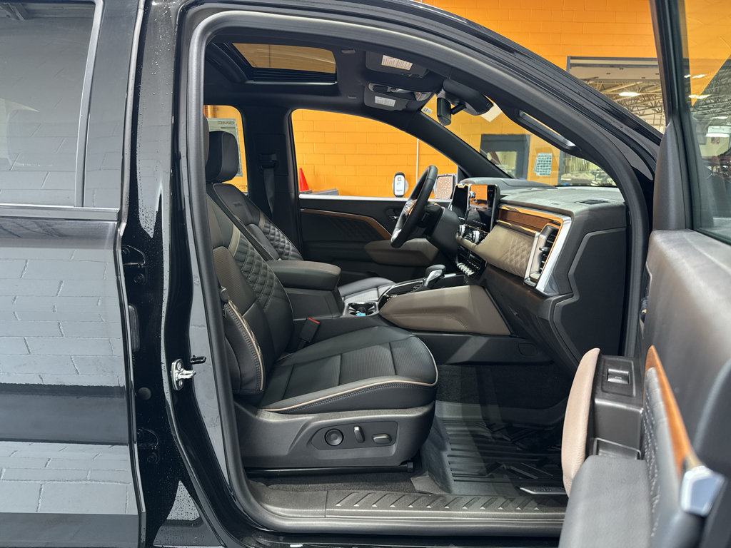 New 2026 GMC Canyon Denali w/ LPO, Denali Black Edition AWD/4WD image 19