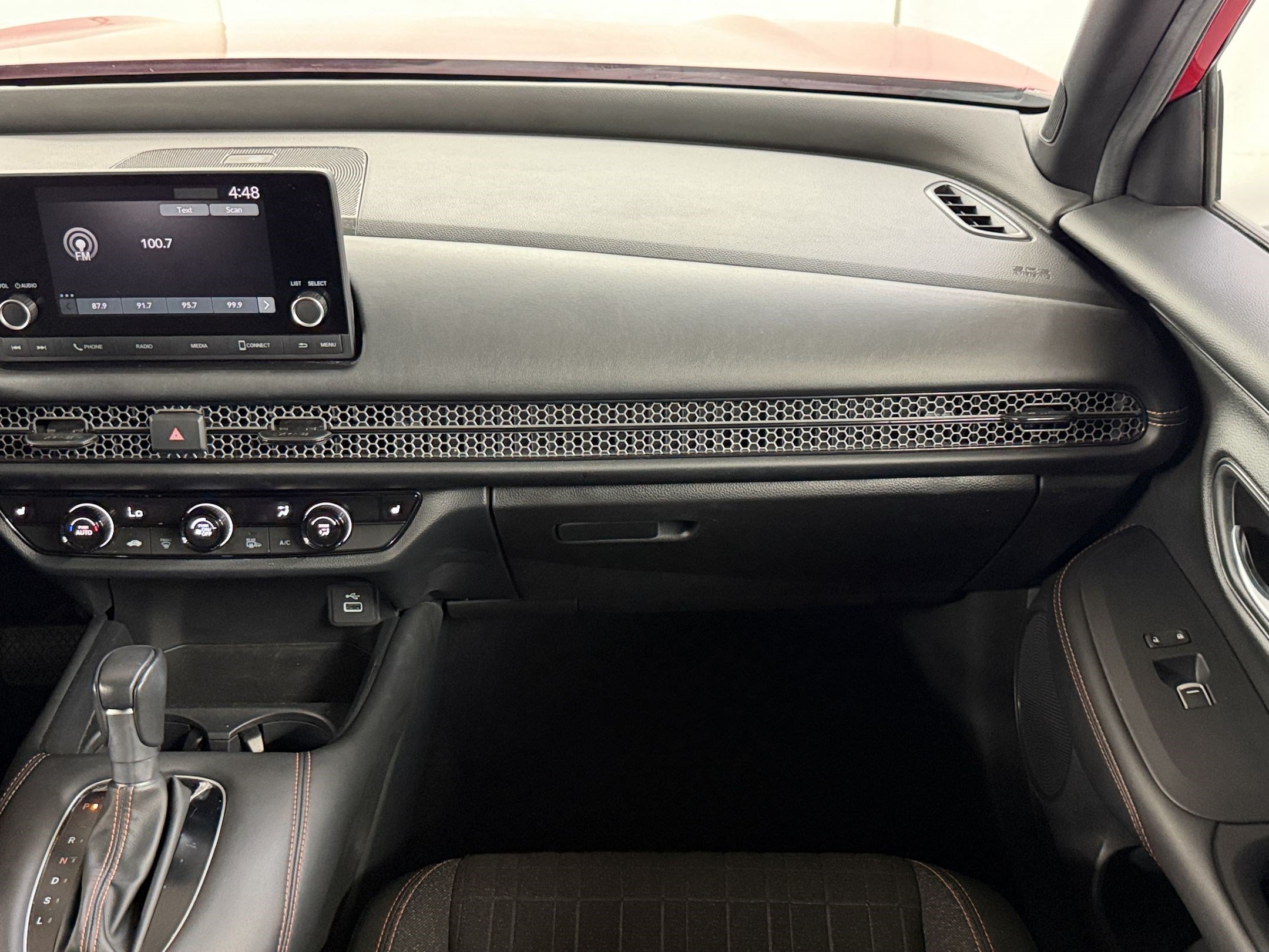 Certified 2025 Honda HR-V Sport image 28