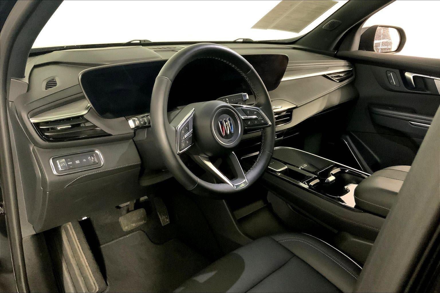 Used 2025 Buick Enclave Preferred FWD image 14