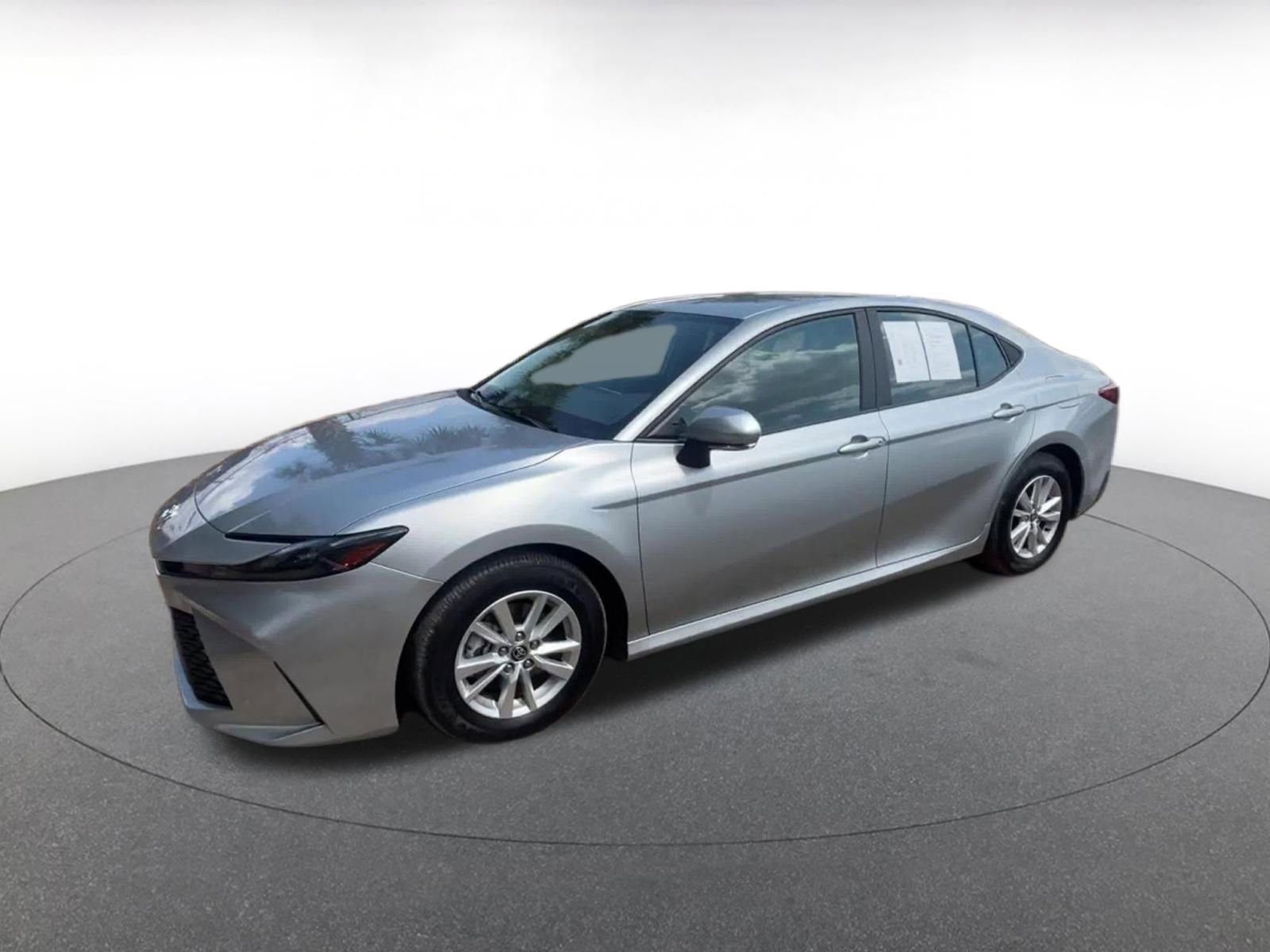 Used 2025 Toyota Camry LE FWD image 8