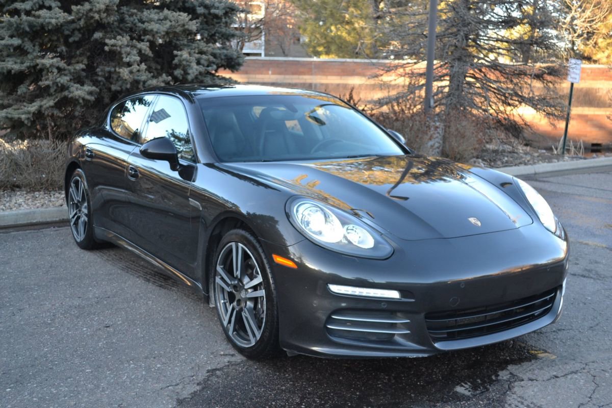 Used 2014 Porsche Panamera 4 w/ Premium Package image 4