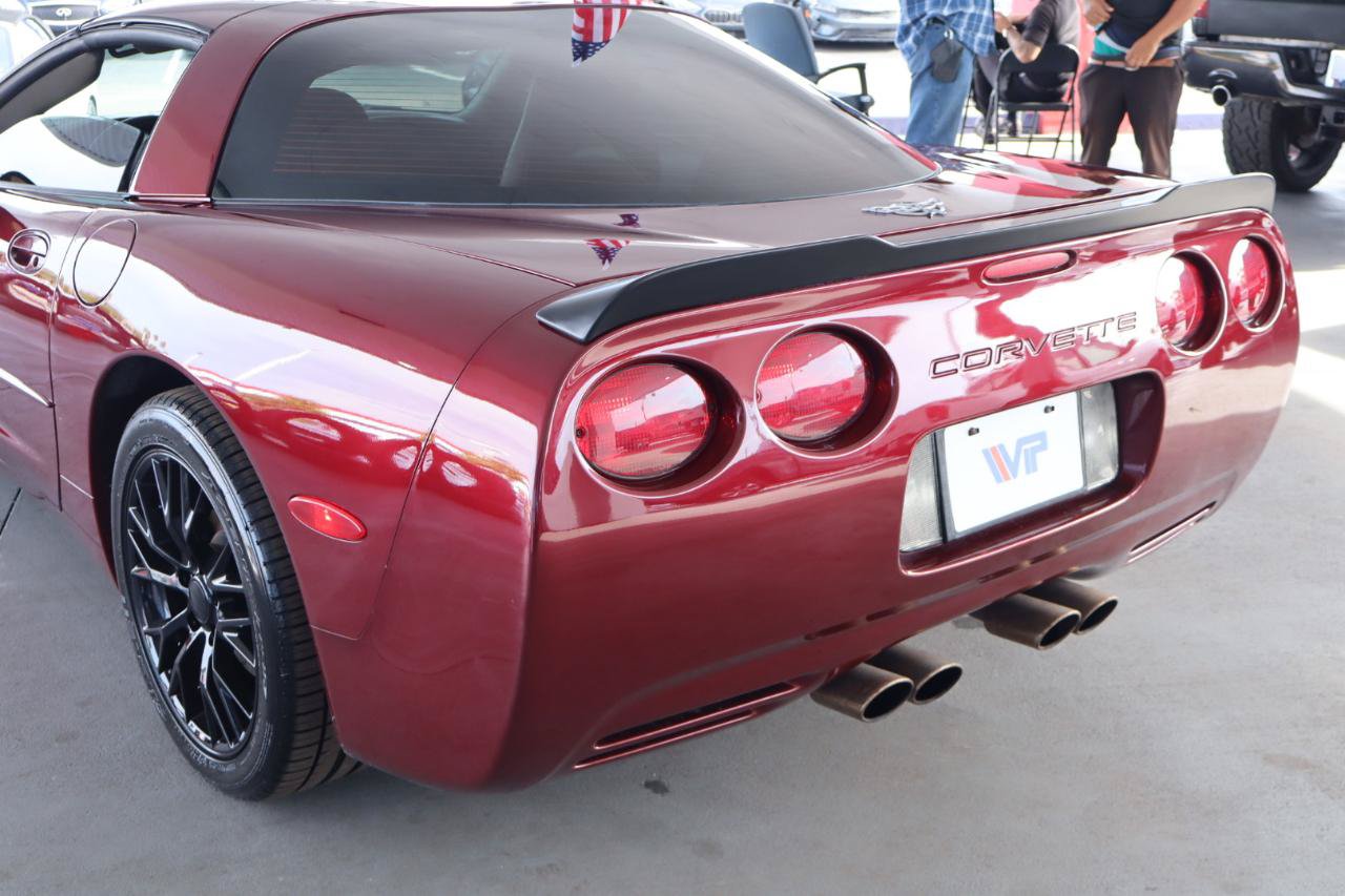 Used 2003 Chevrolet Corvette Coupe w/ Preferred Equipment Group RWD image 9