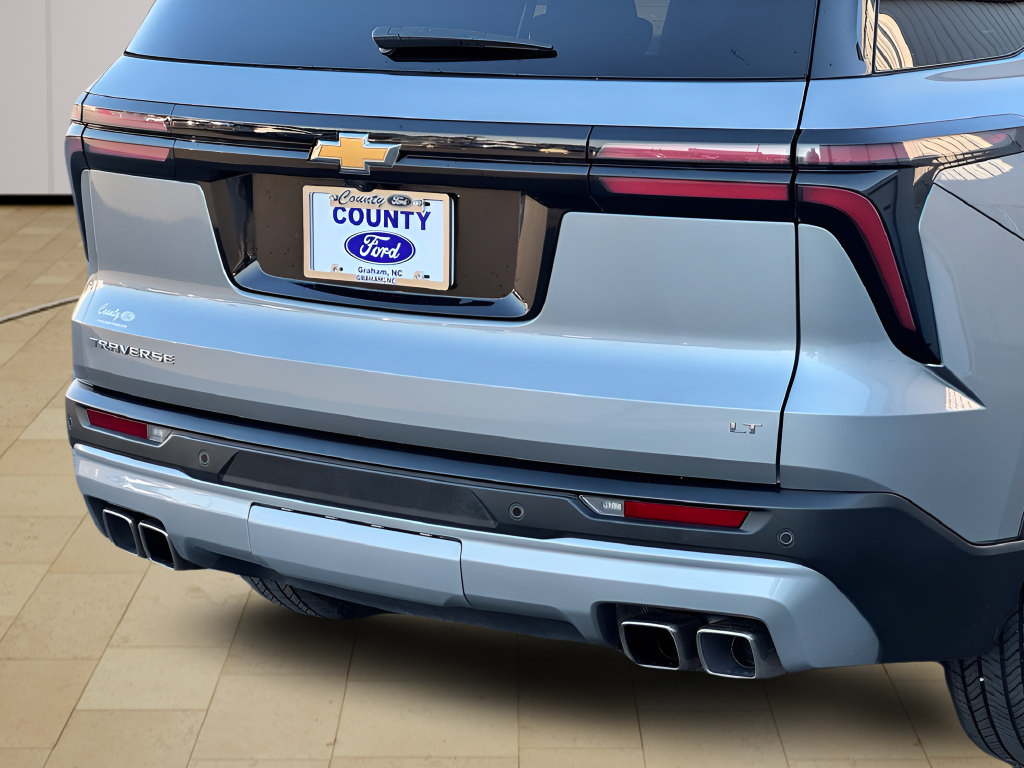 Used 2024 Chevrolet Traverse LT FWD image 40