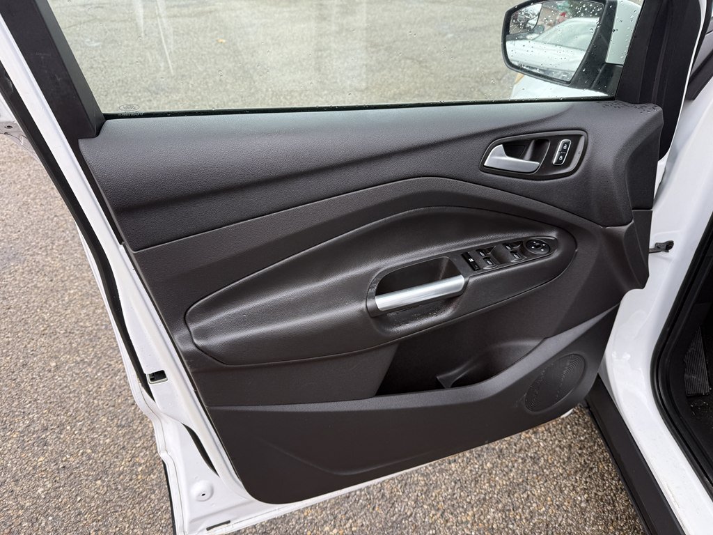 Used 2016 Ford Escape SE w/ Equipment Group 201A FWD image 12