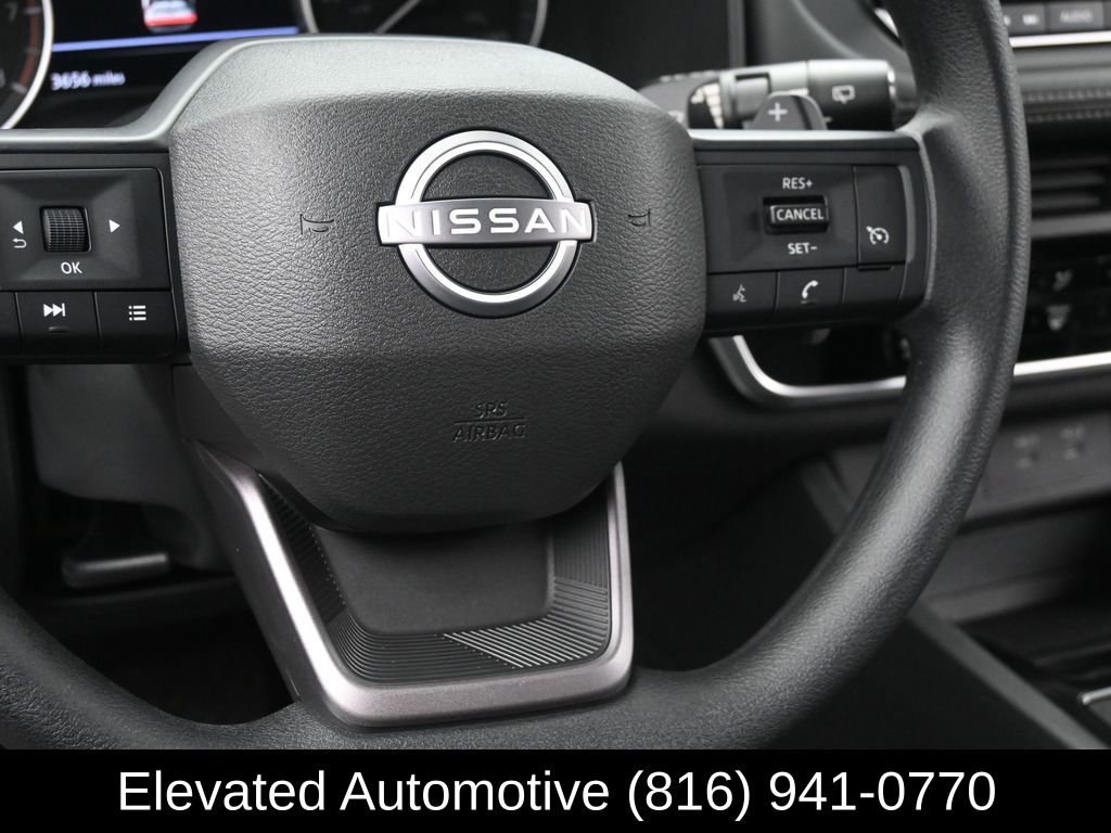 Used 2025 Nissan Rogue S image 15