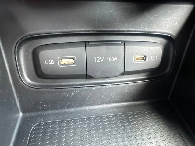 Used 2022 Hyundai Venue SEL FWD image 23