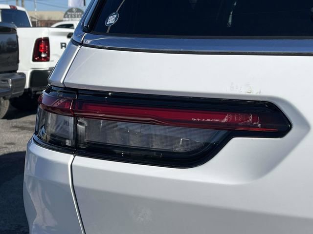 Used 2023 Jeep Grand Cherokee L Limited image 10