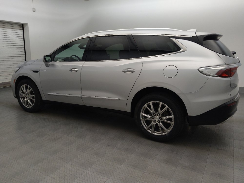 Used 2022 Buick Enclave Premium FWD image 3