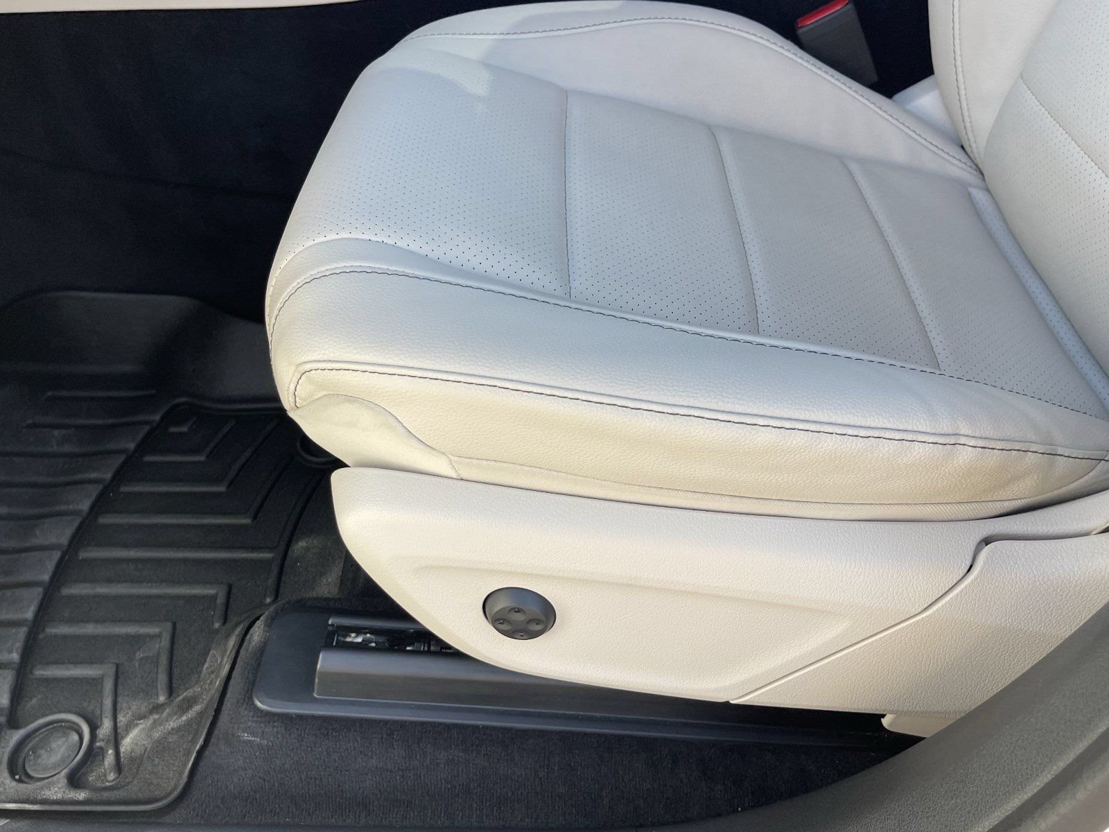 Used 2024 Mercedes-Benz GLS 450 4MATIC image 23