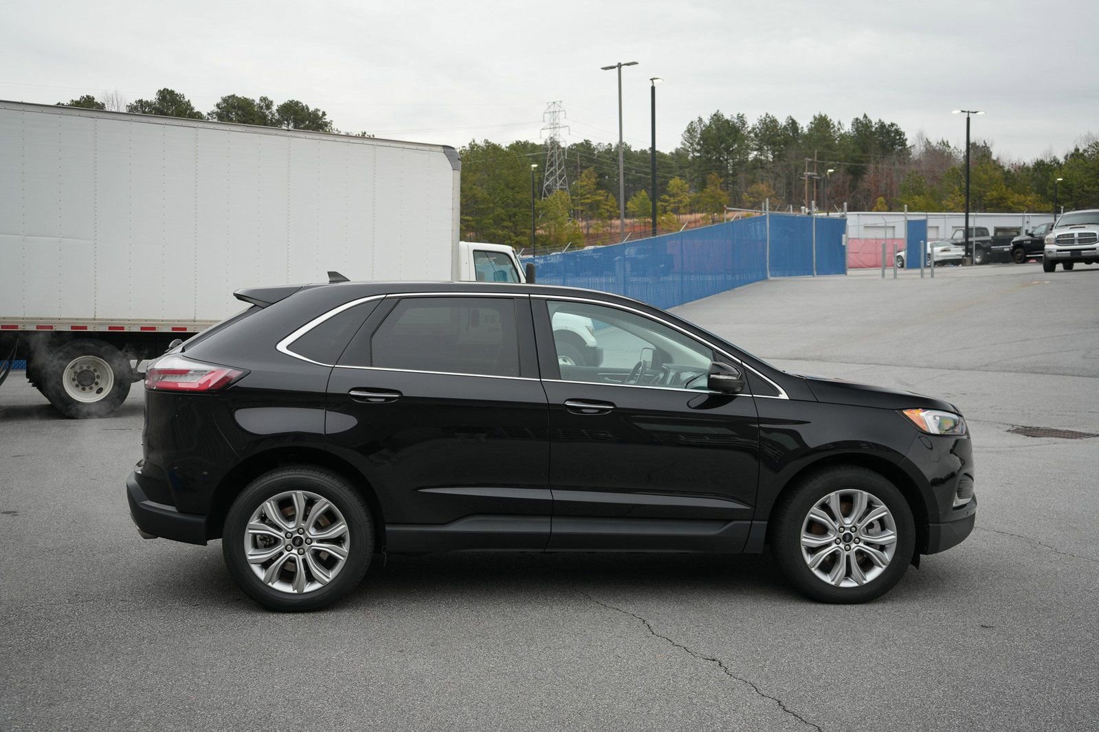 Used 2024 Ford Edge Titanium image 10