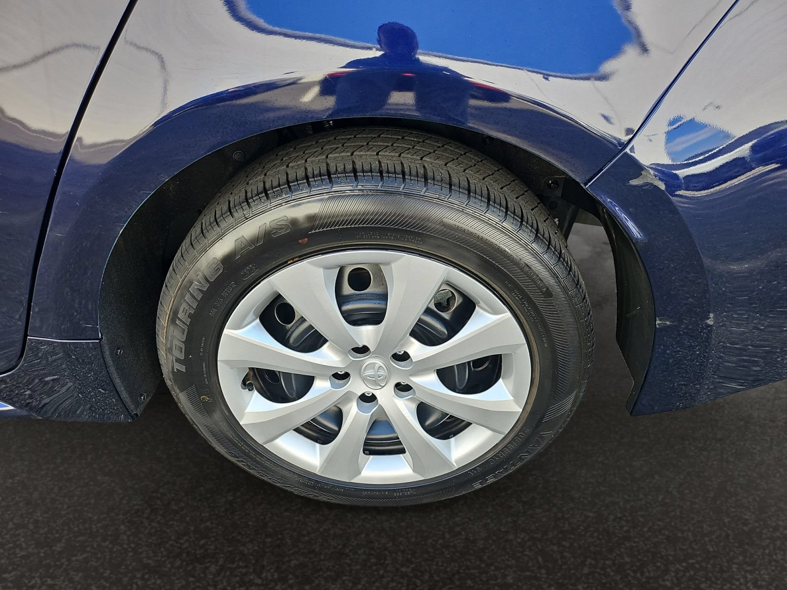 Used 2024 Toyota Corolla LE FWD image 46