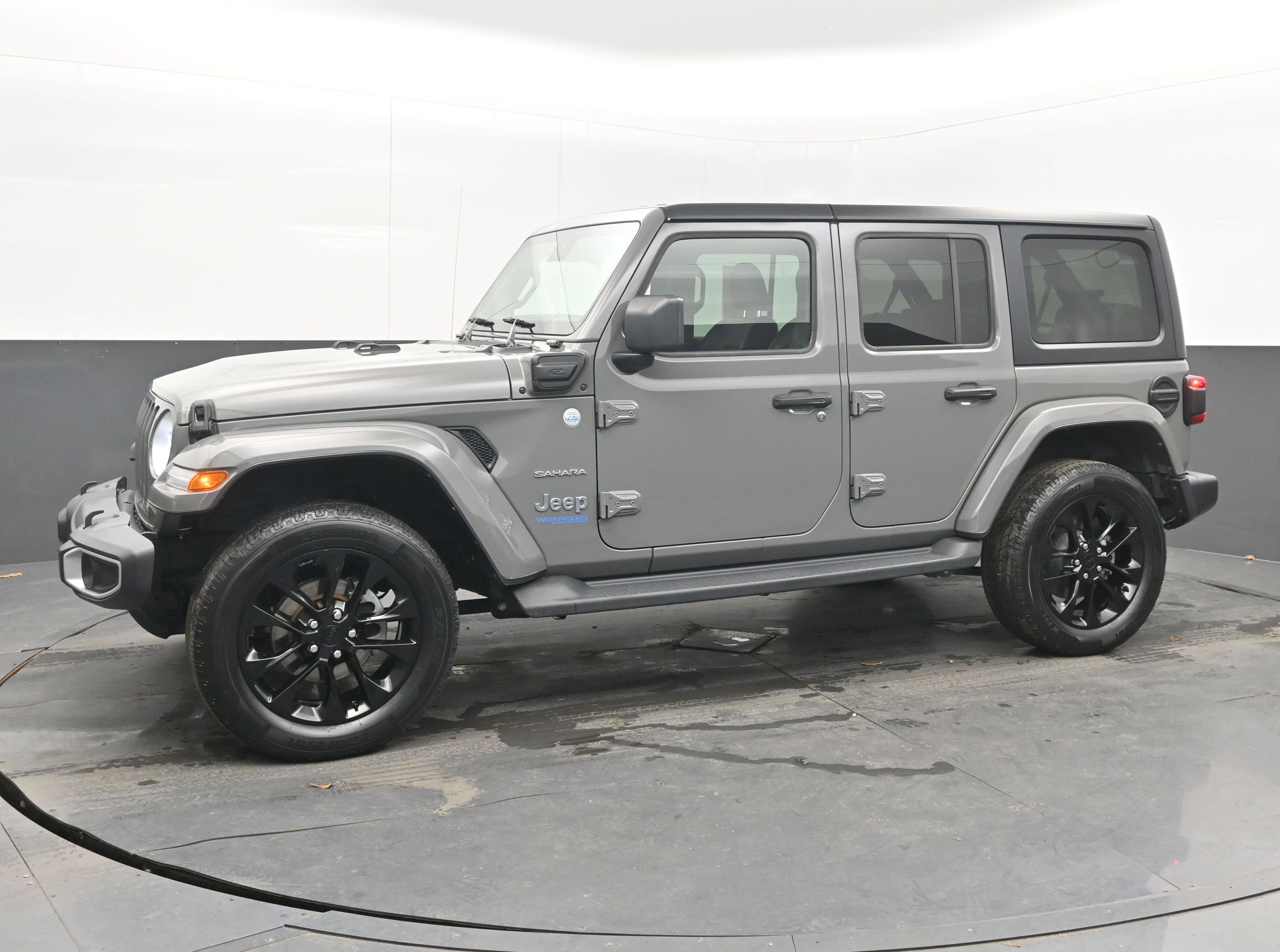 Used 2021 Jeep Wrangler Unlimited Sahara w/ Cold Weather Group image 4