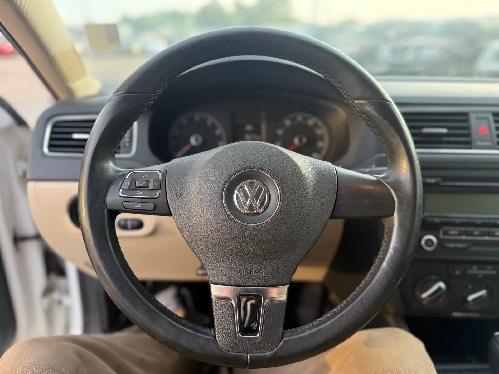 Used 2011 Volkswagen Jetta SE FWD image 5