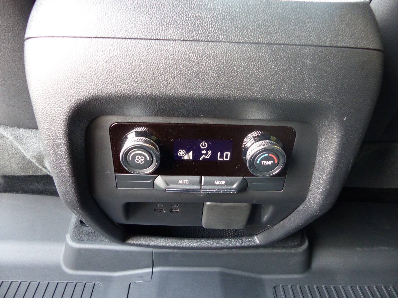 Used 2026 Buick Enclave Sport Touring w/ Power Package AWD/4WD image 46