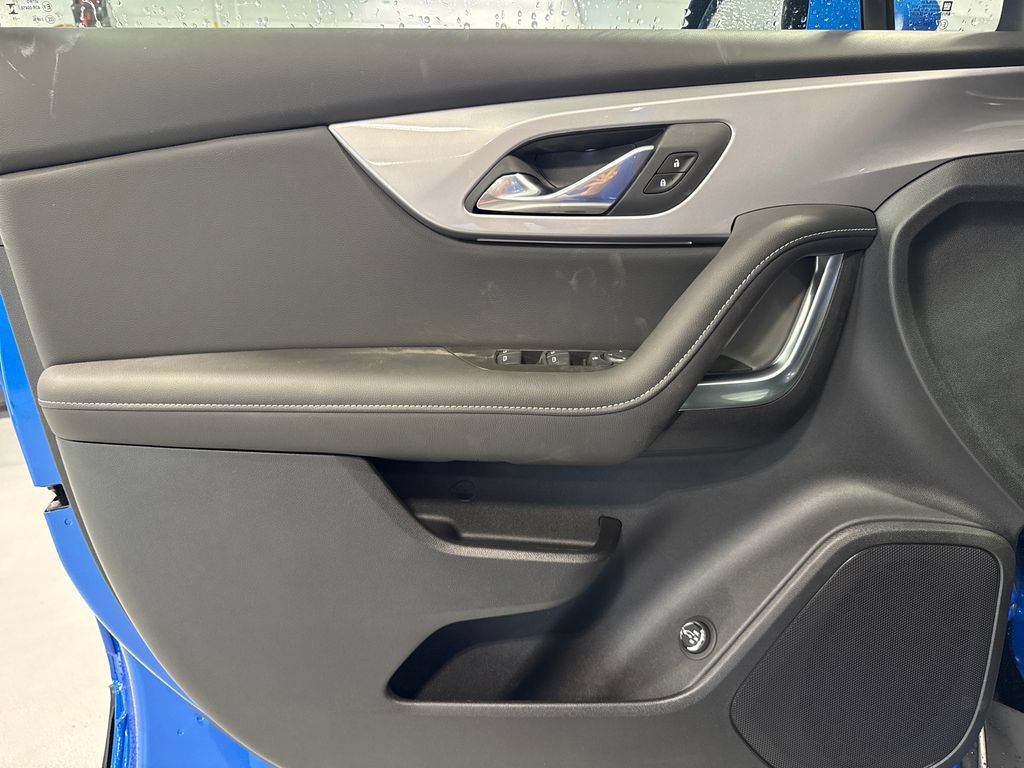 New 2026 Chevrolet Blazer LT w/ Convenience Package FWD image 28