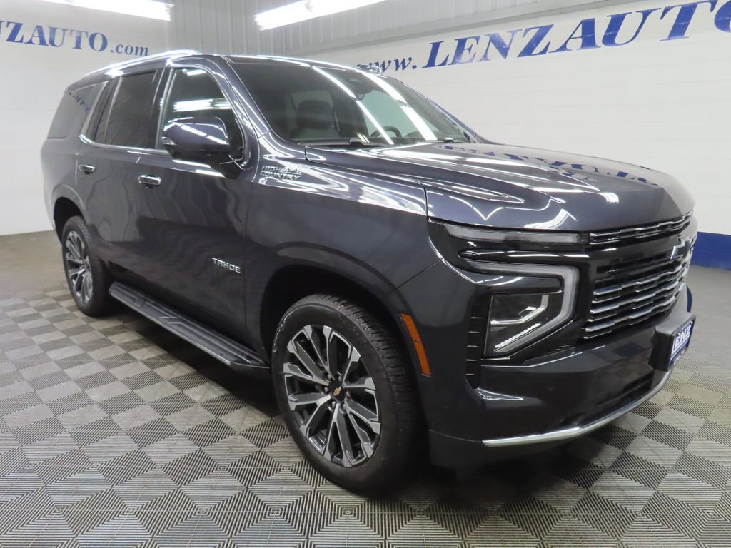 Used 2025 Chevrolet Tahoe High Country AWD/4WD image 3