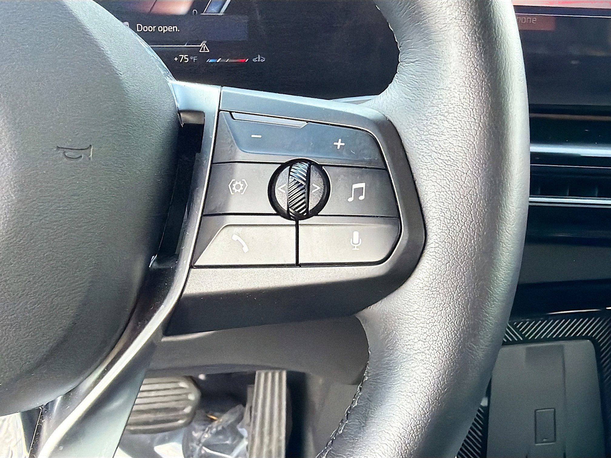 Used 2025 BMW X2 xDrive28i image 37