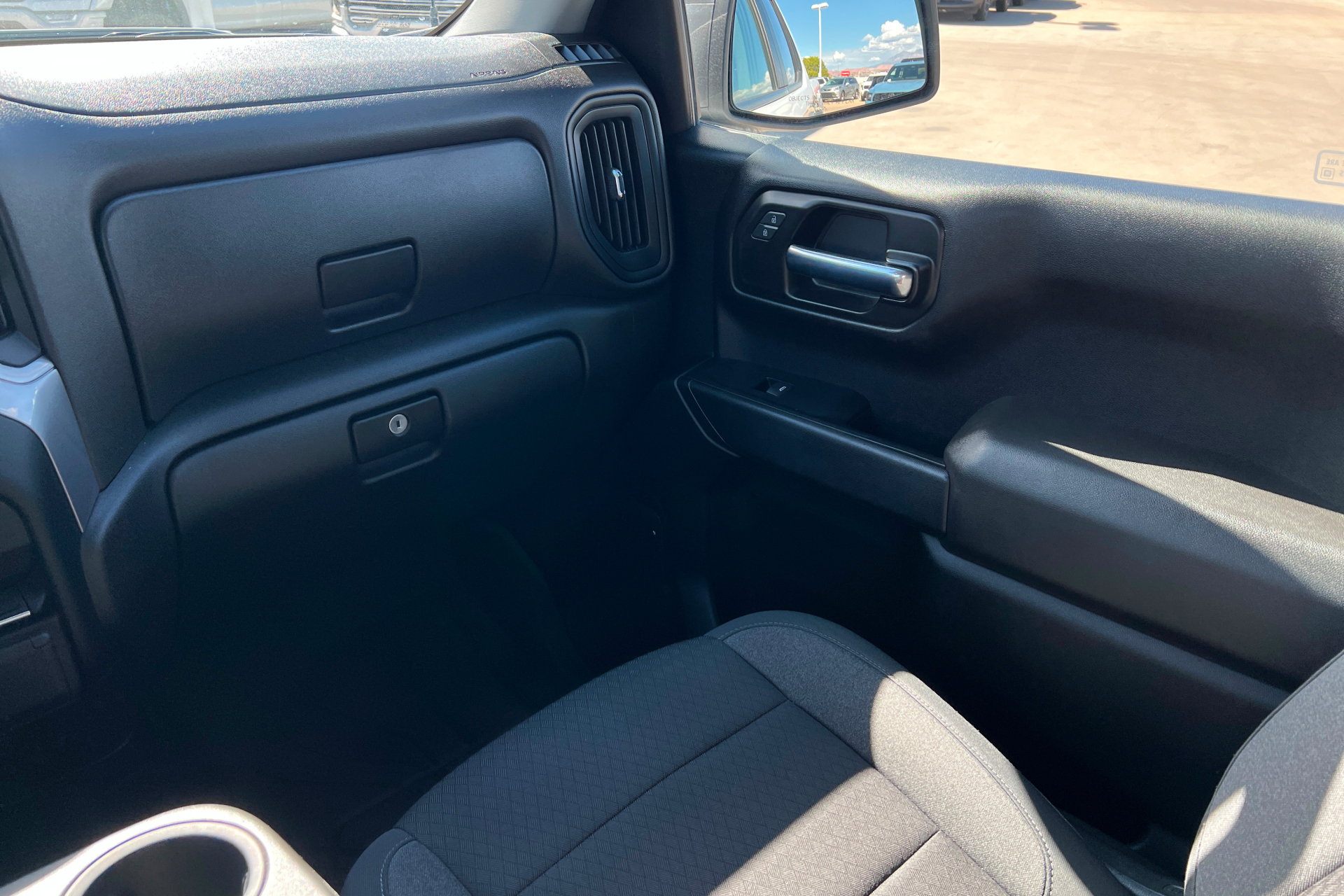 Used 2022 Chevrolet Silverado 1500 W/T w/ Z71 Off-Road Package AWD/4WD image 10