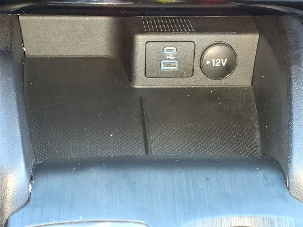 Used 2022 Ford Escape SE w/ Cold Weather Package image 16