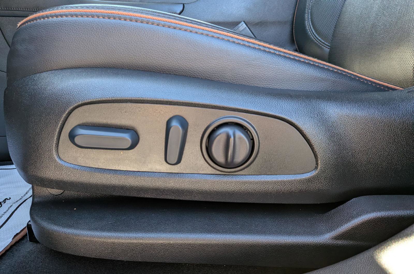 Used 2023 GMC Acadia AT4 w/ Preferred Package AWD/4WD image 14