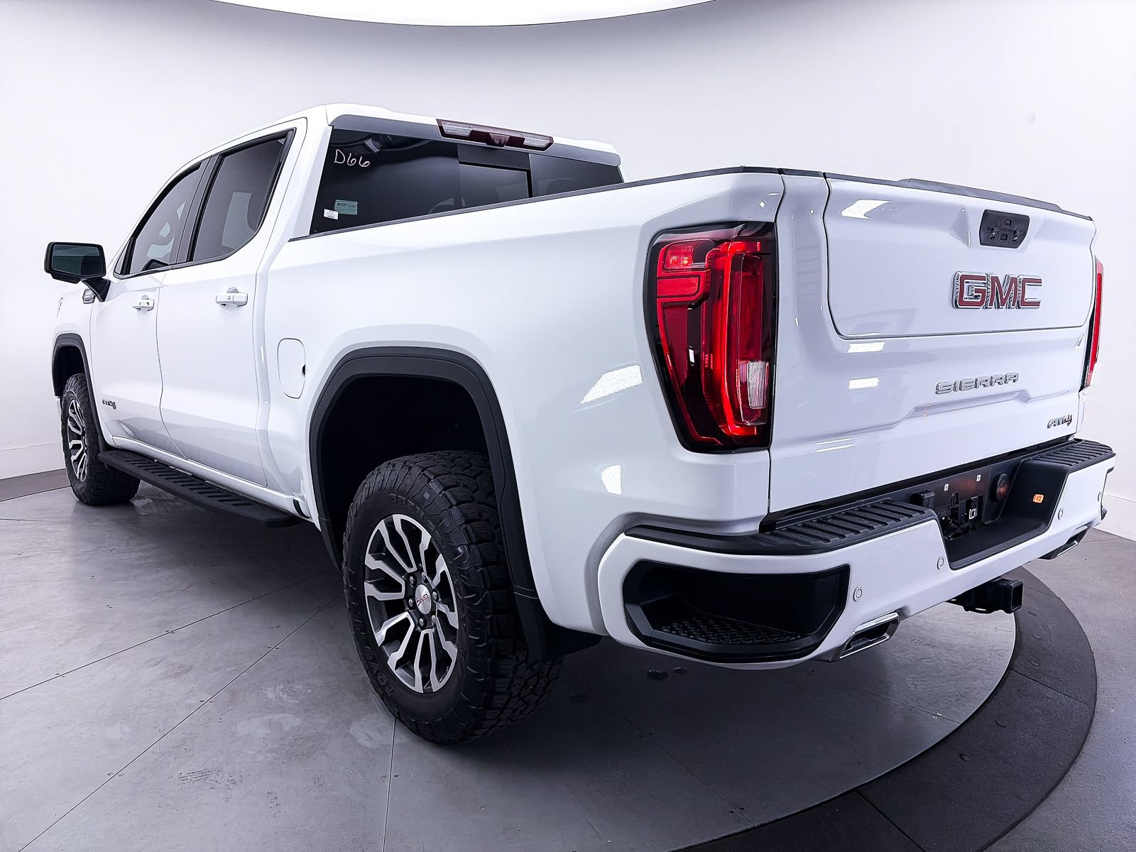 Used 2021 GMC Sierra 1500 AT4 w/ AT4 Premium Package AWD/4WD image 15