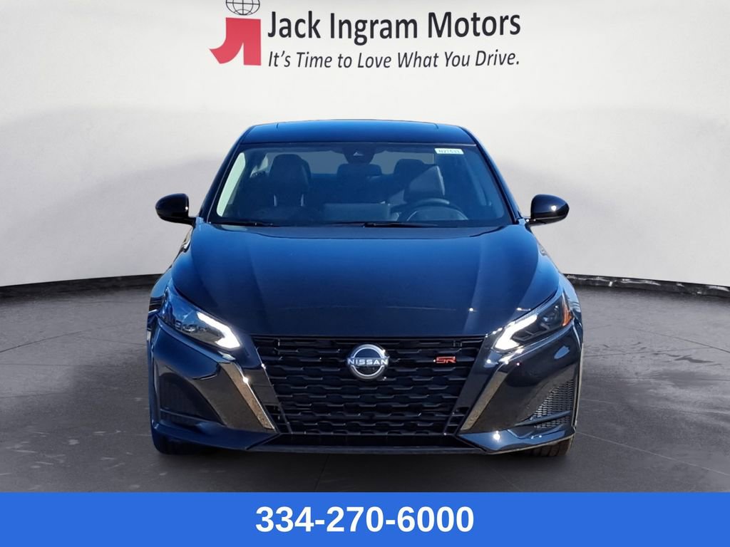 New 2025 Nissan Altima 2.5 SR image 8