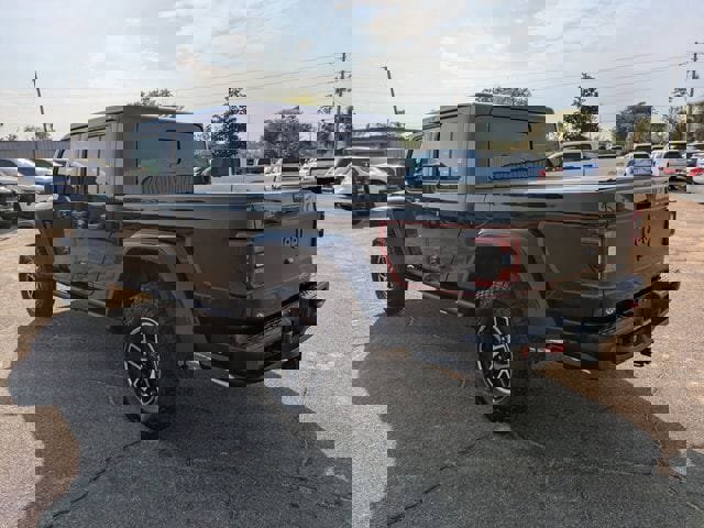 Used 2024 Jeep Gladiator Rubicon w/ Technology Group image 6