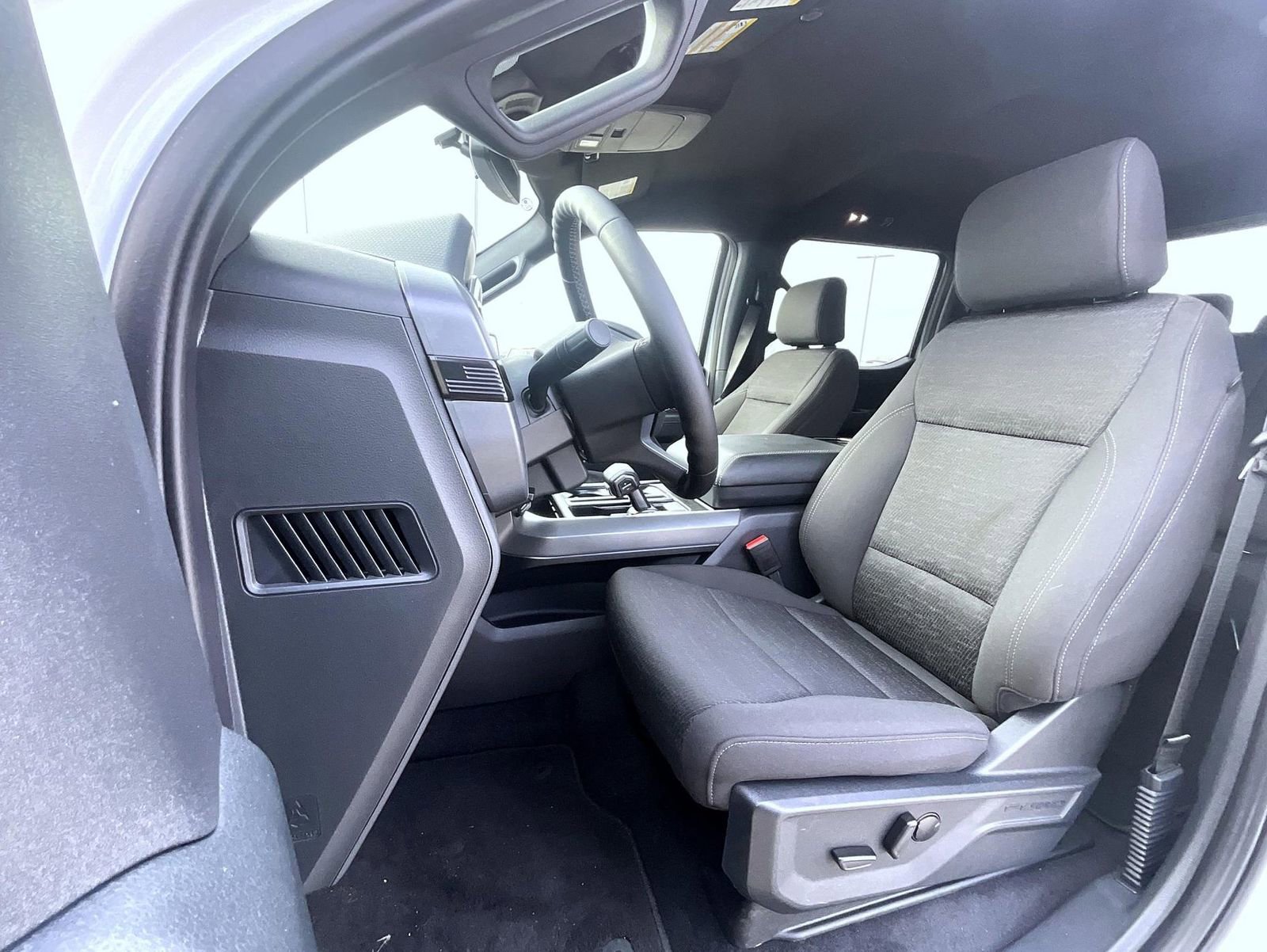 New 2025 Ford F150 XLT w/ Equipment Group 302A MID image 9