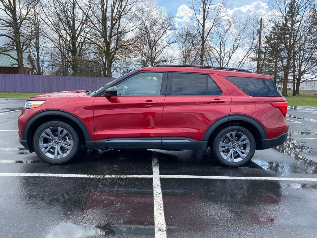 Used 2022 Ford Explorer XLT w/ Equipment Group 202A RWD image 4