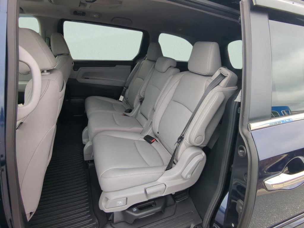 Certified 2024 Honda Odyssey Touring image 11