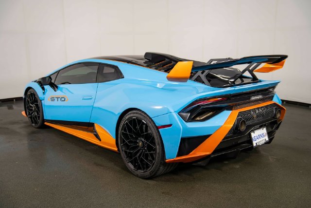 Used 2021 Lamborghini Huracan STO RWD image 6