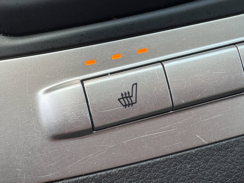 Used 2024 Kia Carnival LX image 20