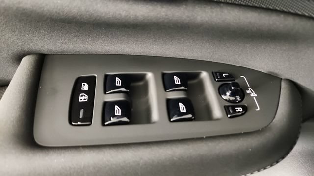 New 2026 Volvo XC90 T8 Plus w/ Protection Package AWD/4WD image 10
