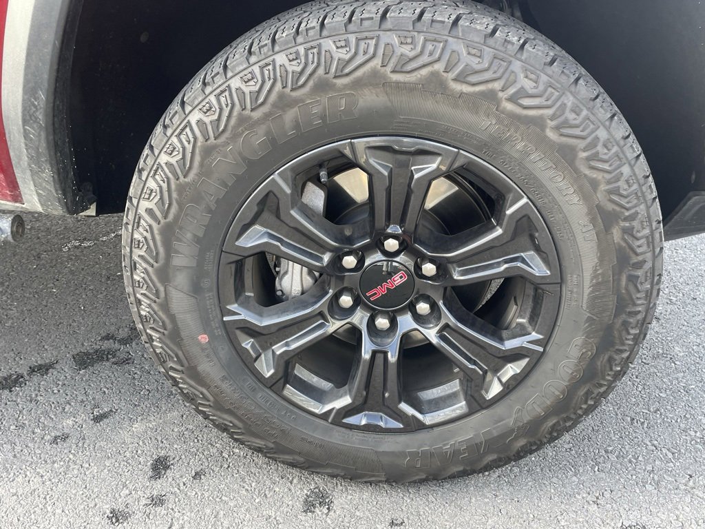 Used 2024 GMC Canyon Elevation w/ Elevation Premium Package image 32