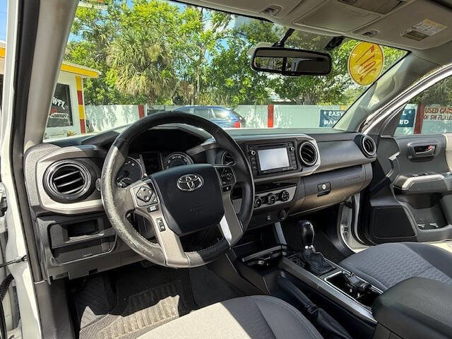 Used 2017 Toyota Tacoma SR5 w/ Tow Package image 12