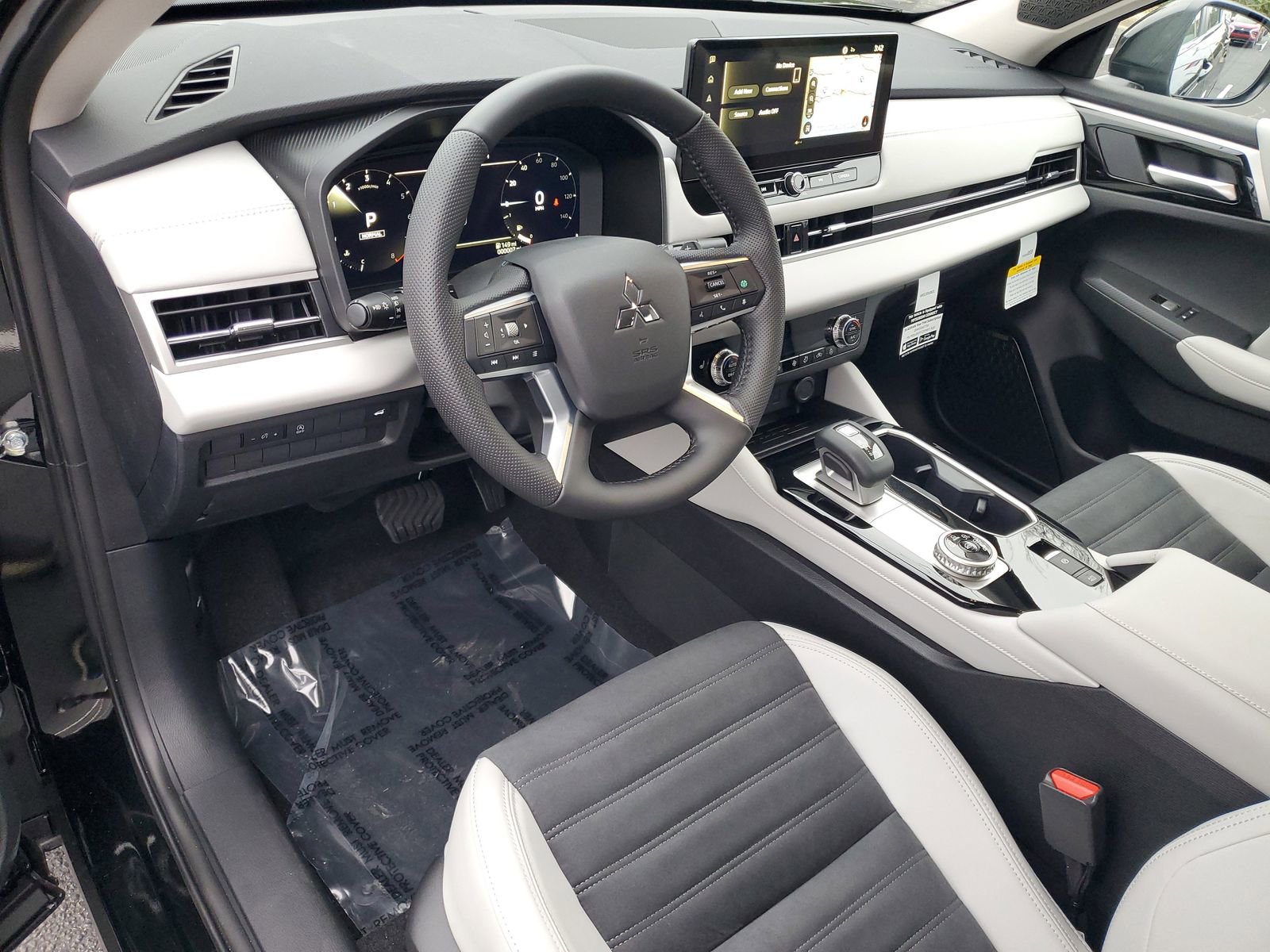 New 2026 Mitsubishi Outlander SE image 6