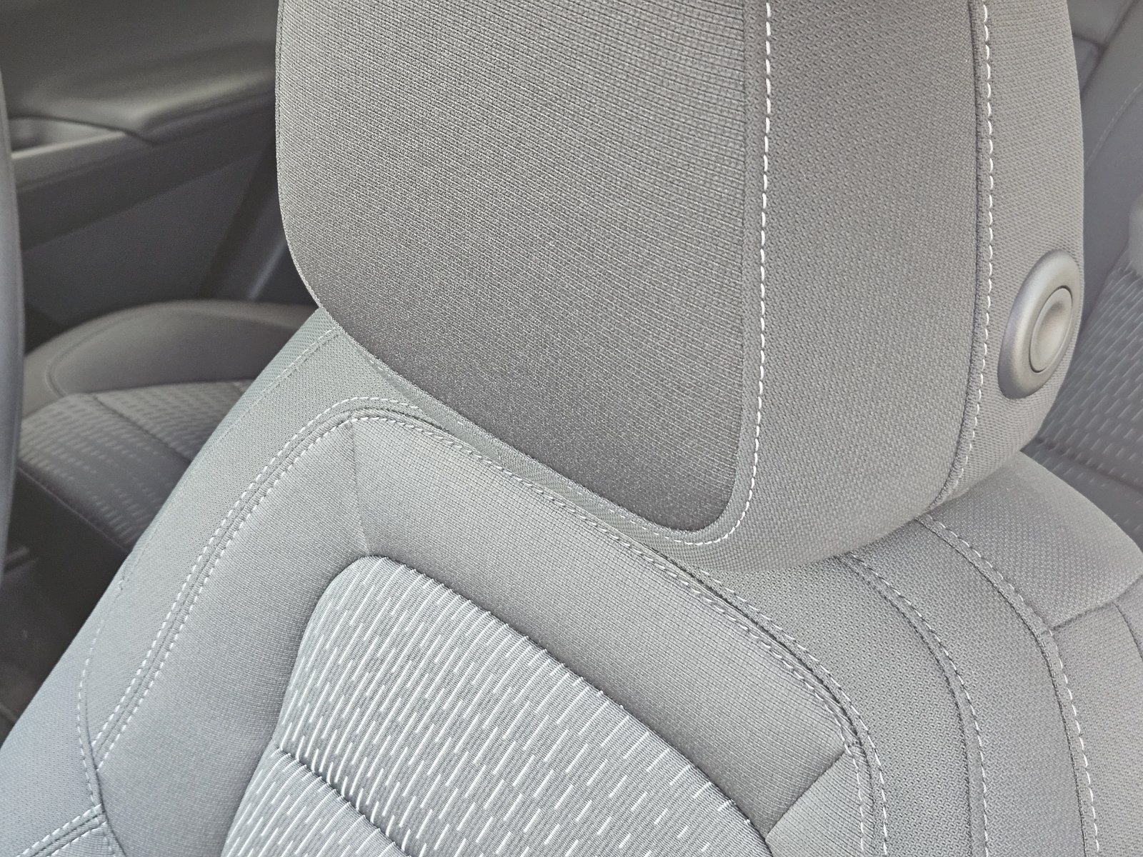 New 2027 Chevrolet Equinox LT w/ Safety and Technology Package FWD image 16