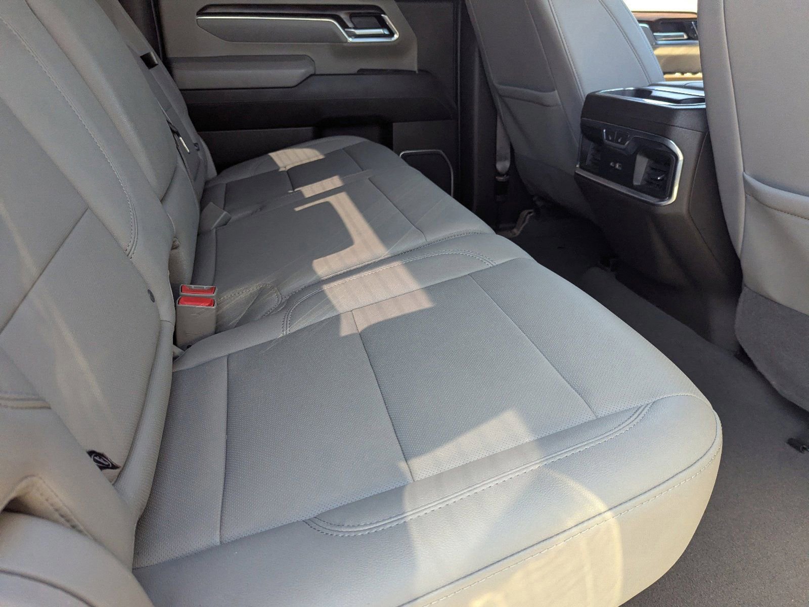 Used 2024 GMC Sierra 2500 SLT w/ SLT Premium Package image 14