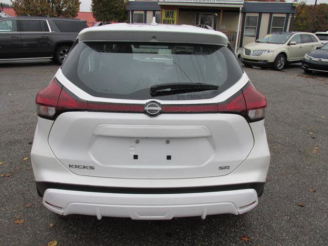 Used 2023 Nissan Kicks SR image 5