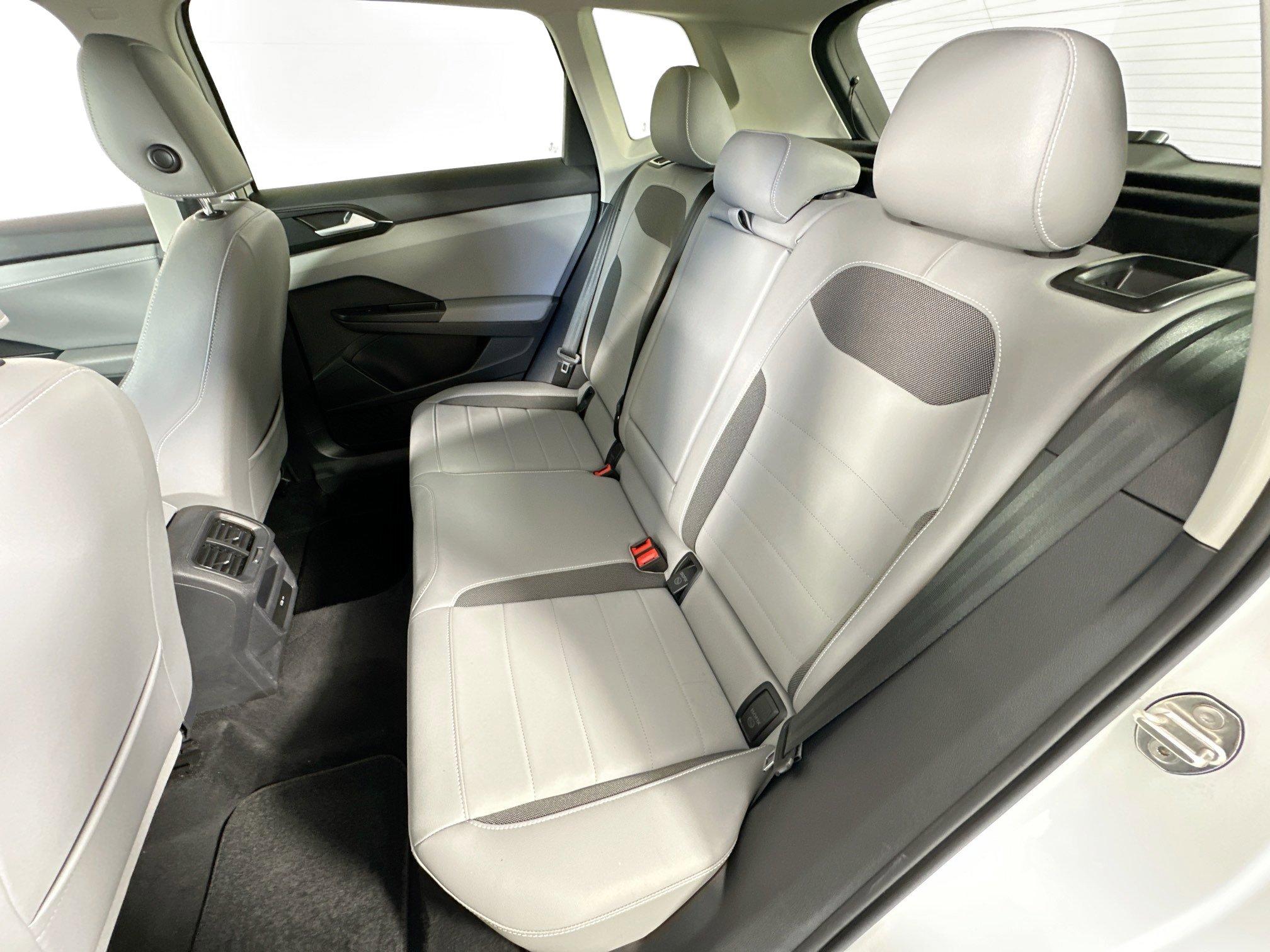 Used 2023 Volkswagen Taos SE image 24