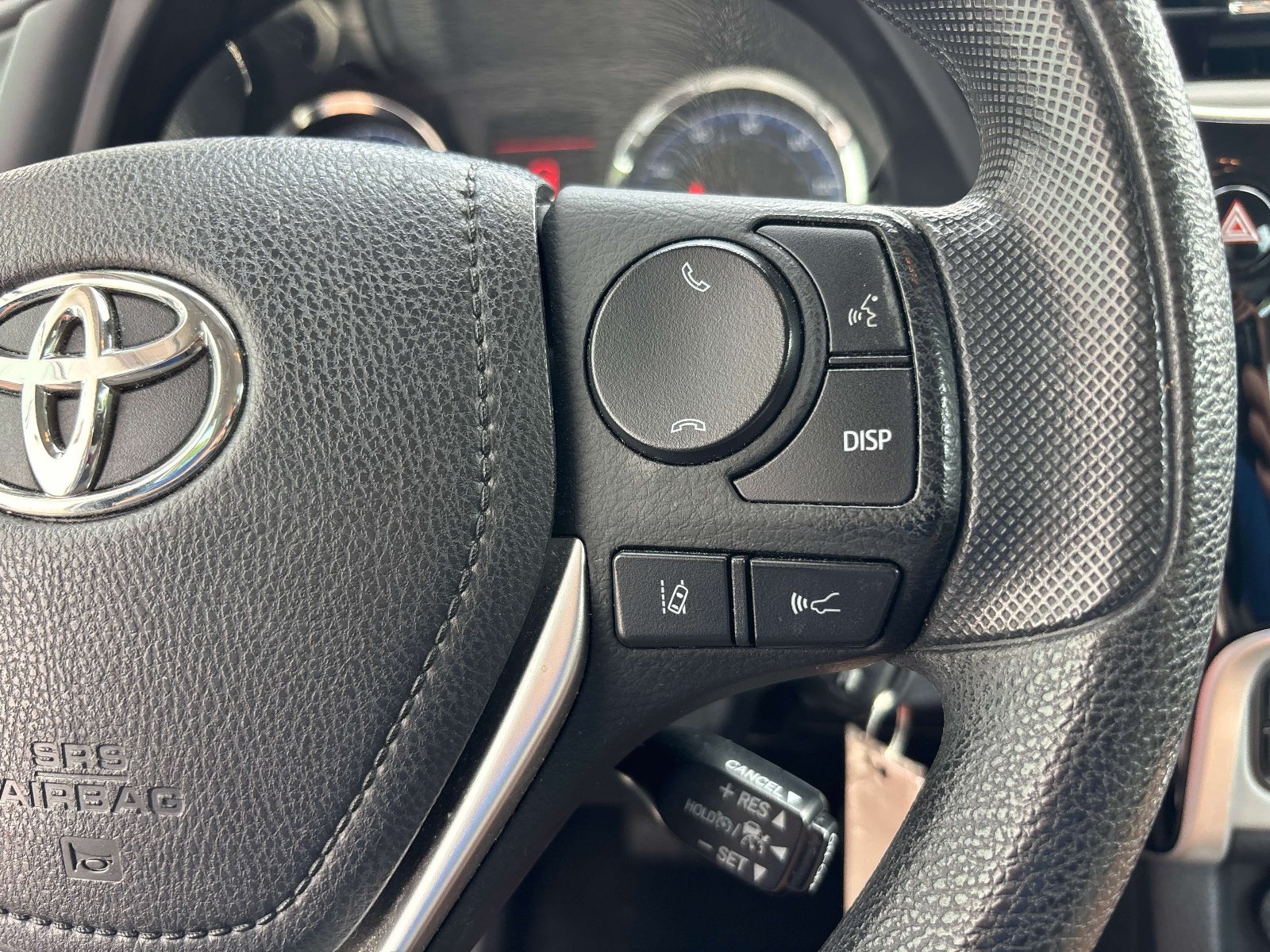 Used 2018 Toyota Corolla LE FWD image 15
