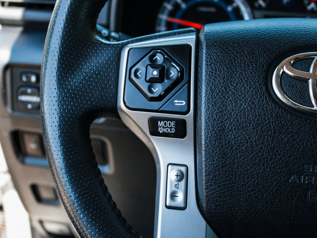 Used 2015 Toyota 4Runner SR5 AWD/4WD image 14
