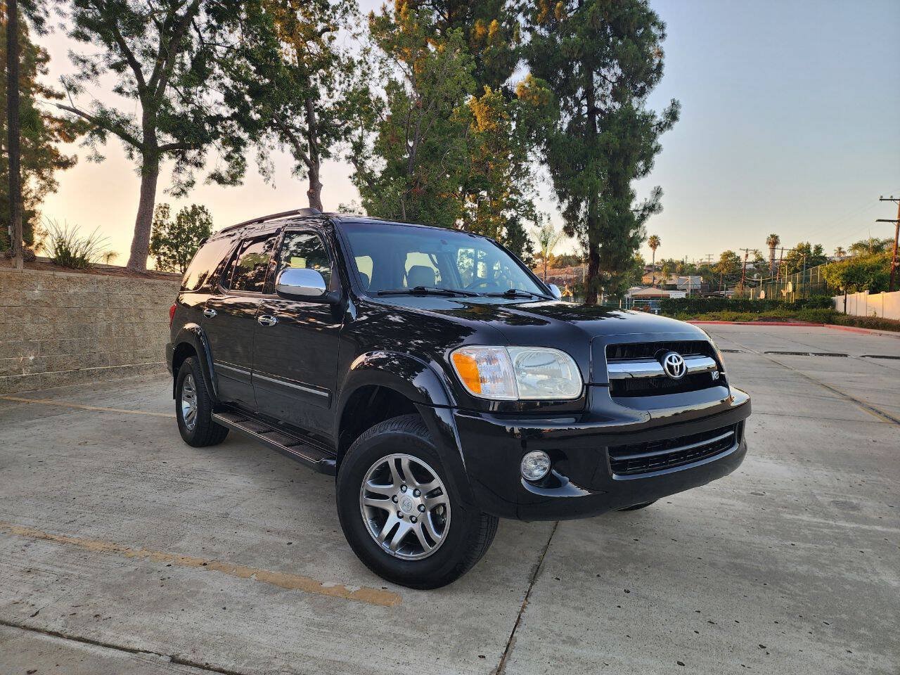 Used 2007 Toyota Sequoia Limited RWD image 2