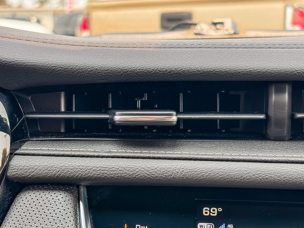 Used 2019 Cadillac XT5 Luxury FWD image 24