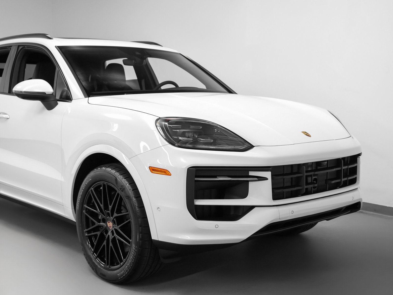 Used 2025 Porsche Cayenne image 9