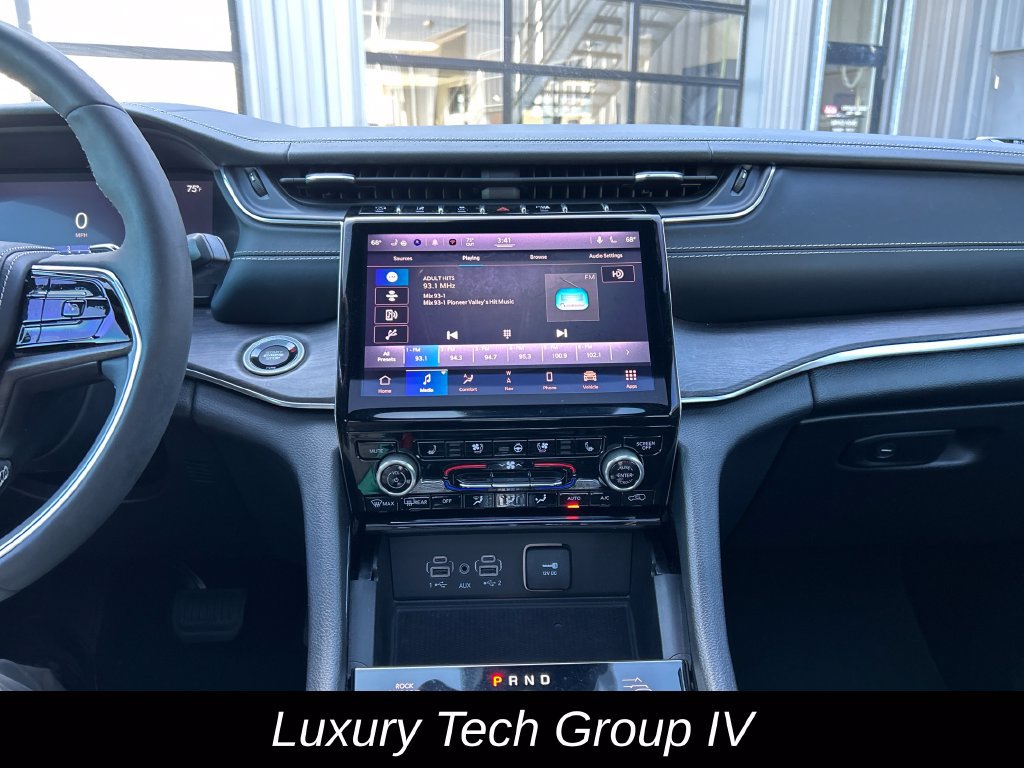 Certified 2023 Jeep Grand Cherokee Overland w/ Luxury Tech Group IV AWD/4WD image 22