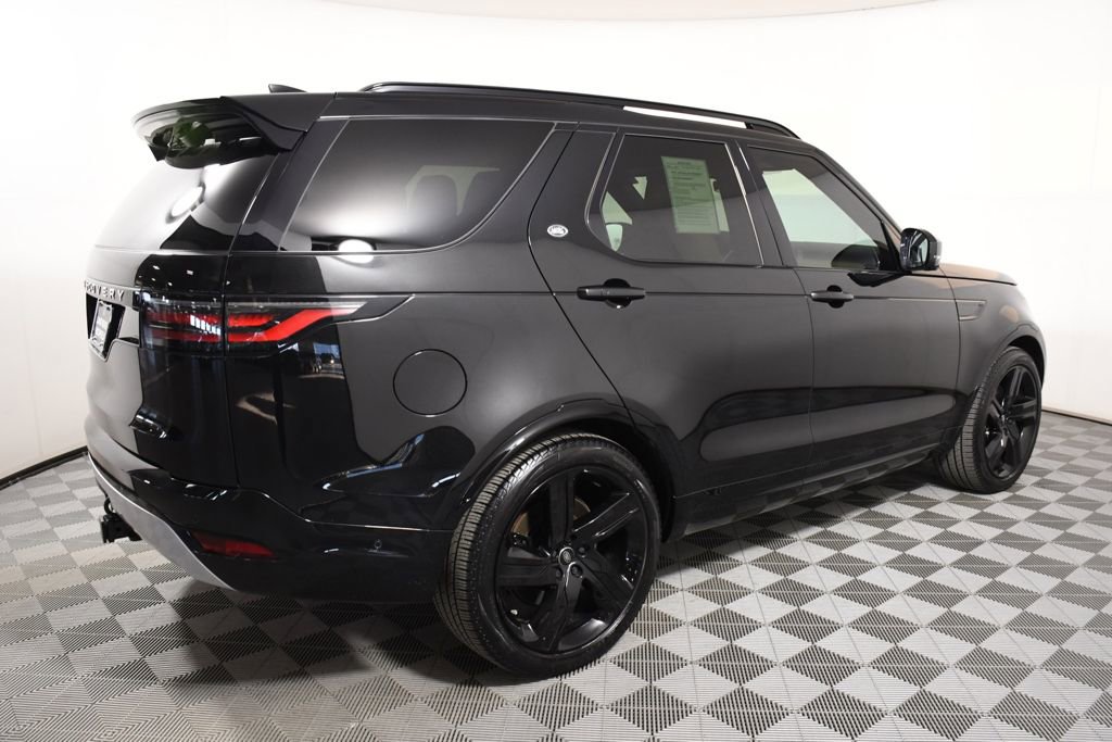 Used 2024 Land Rover Discovery Metropolitan Edition image 7