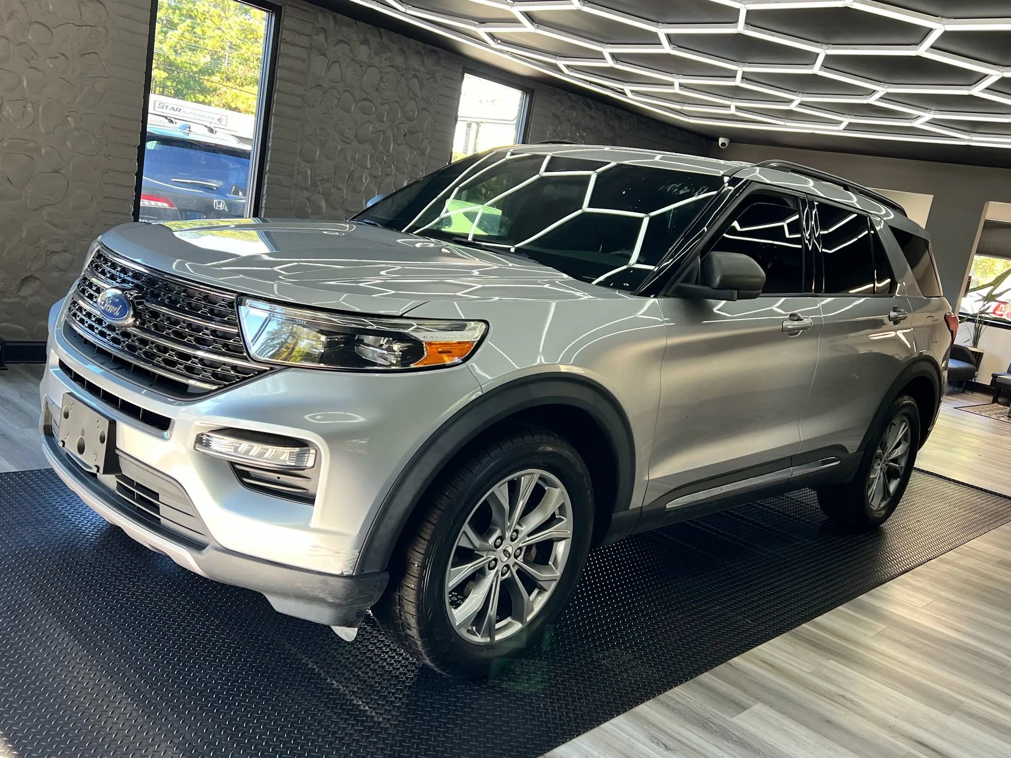Used 2020 Ford Explorer XLT w/ Equipment Group 202A