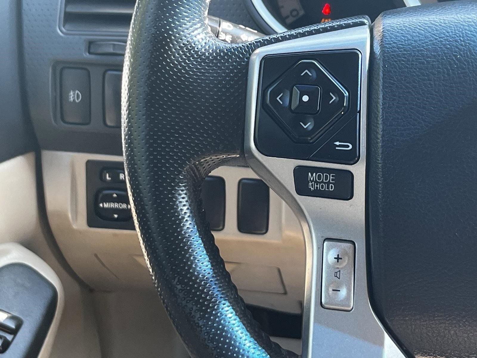 Used 2015 Toyota Tacoma PreRunner w/ SR5 Package image 31