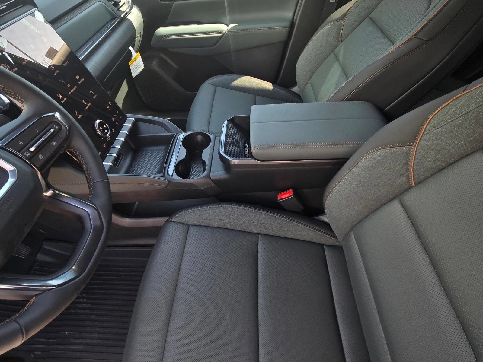 New 2027 GMC Terrain AT4 w/ Technology Package II AWD/4WD image 9